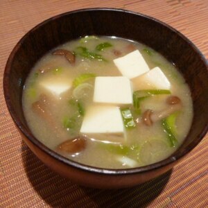 なめこと豆腐のみそ汁